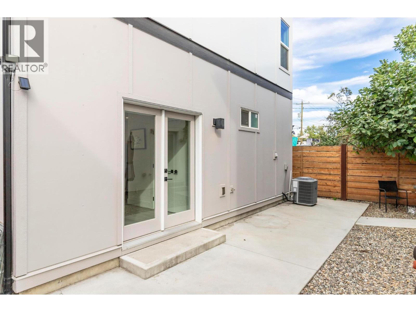  966 Fuller Avenue, Kelowna