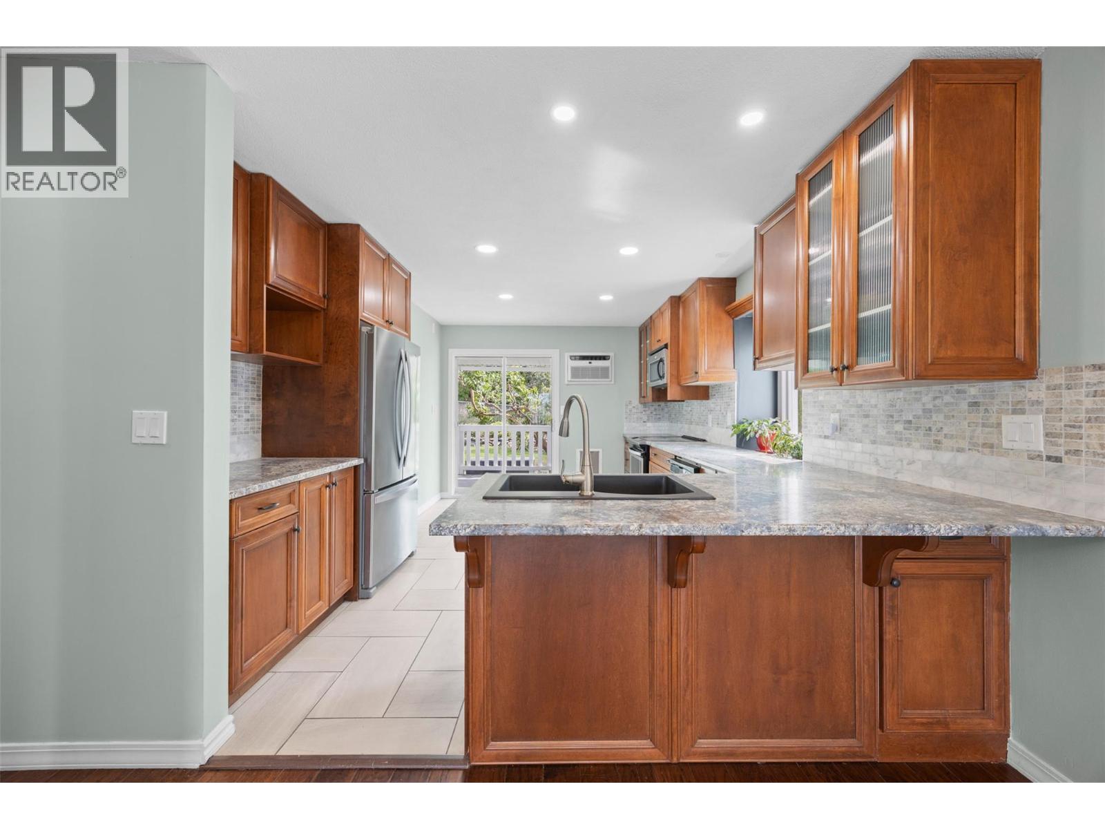 8 6400 Spencer Road, Kelowna