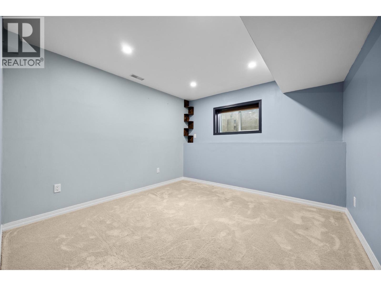 8 6400 Spencer Road, Kelowna