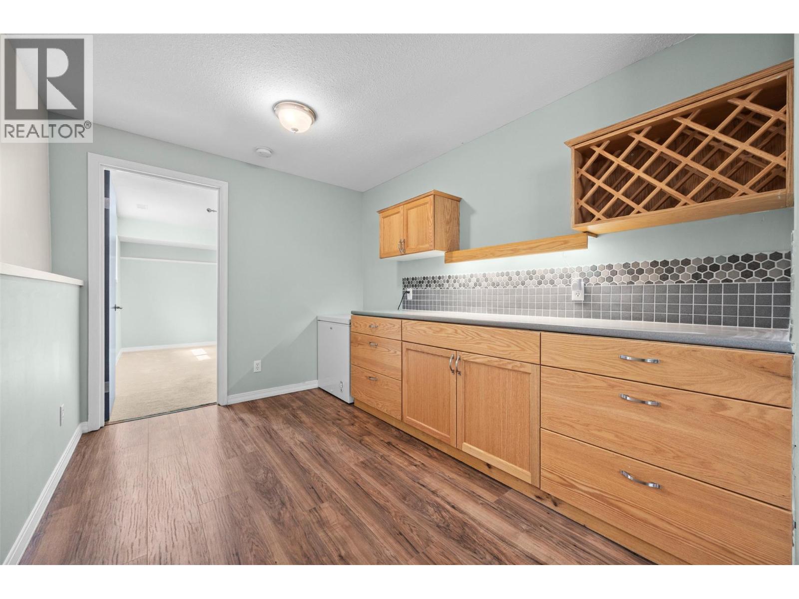 #8 6400 Spencer Road - 18