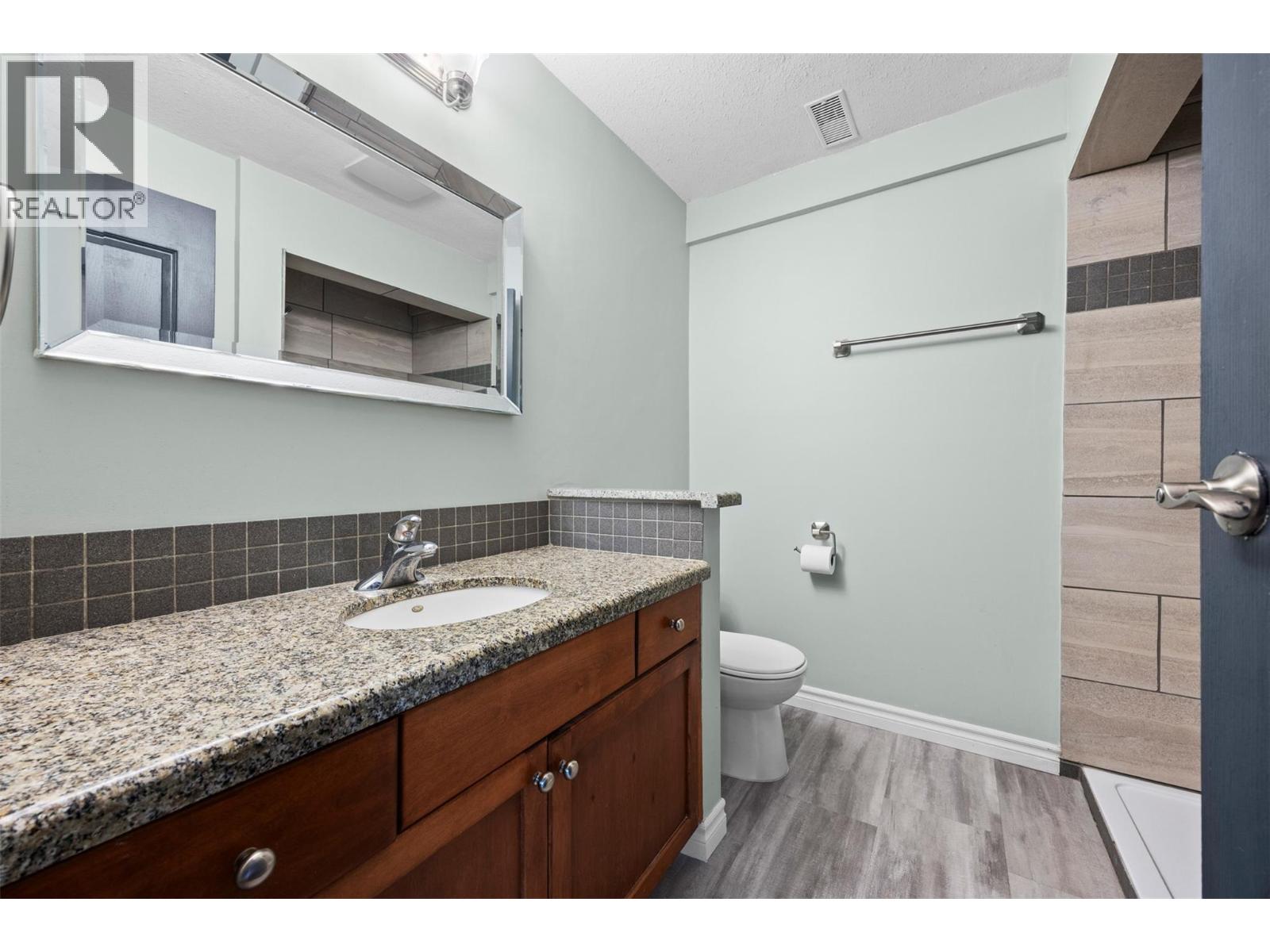 8 6400 Spencer Road, Kelowna