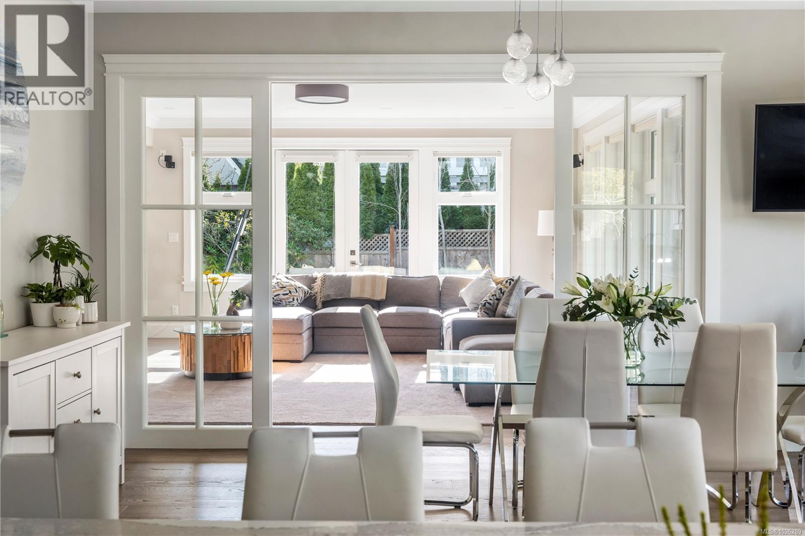 3350 Weald Rd, Oak Bay