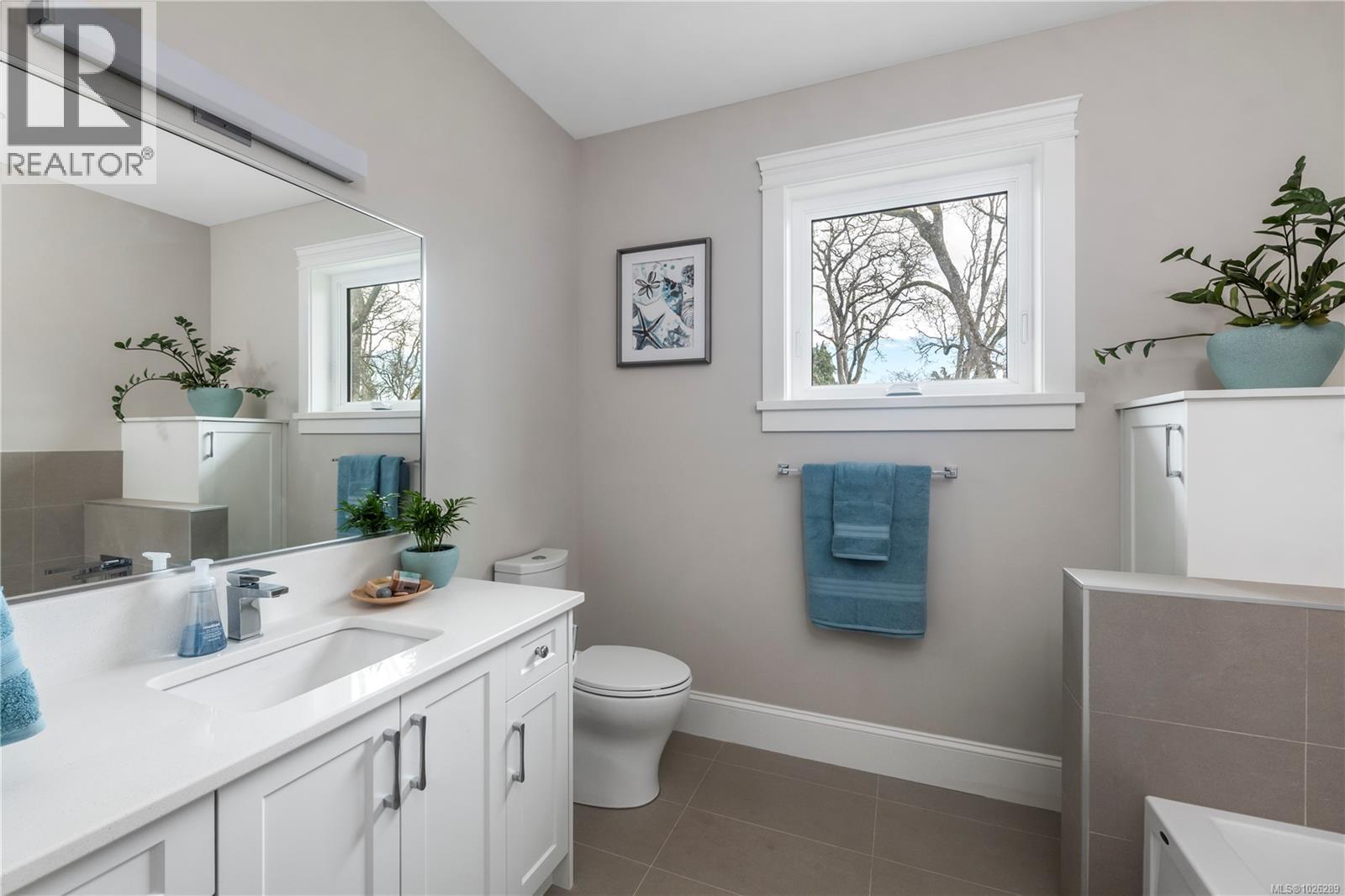 3350 Weald Rd, Oak Bay