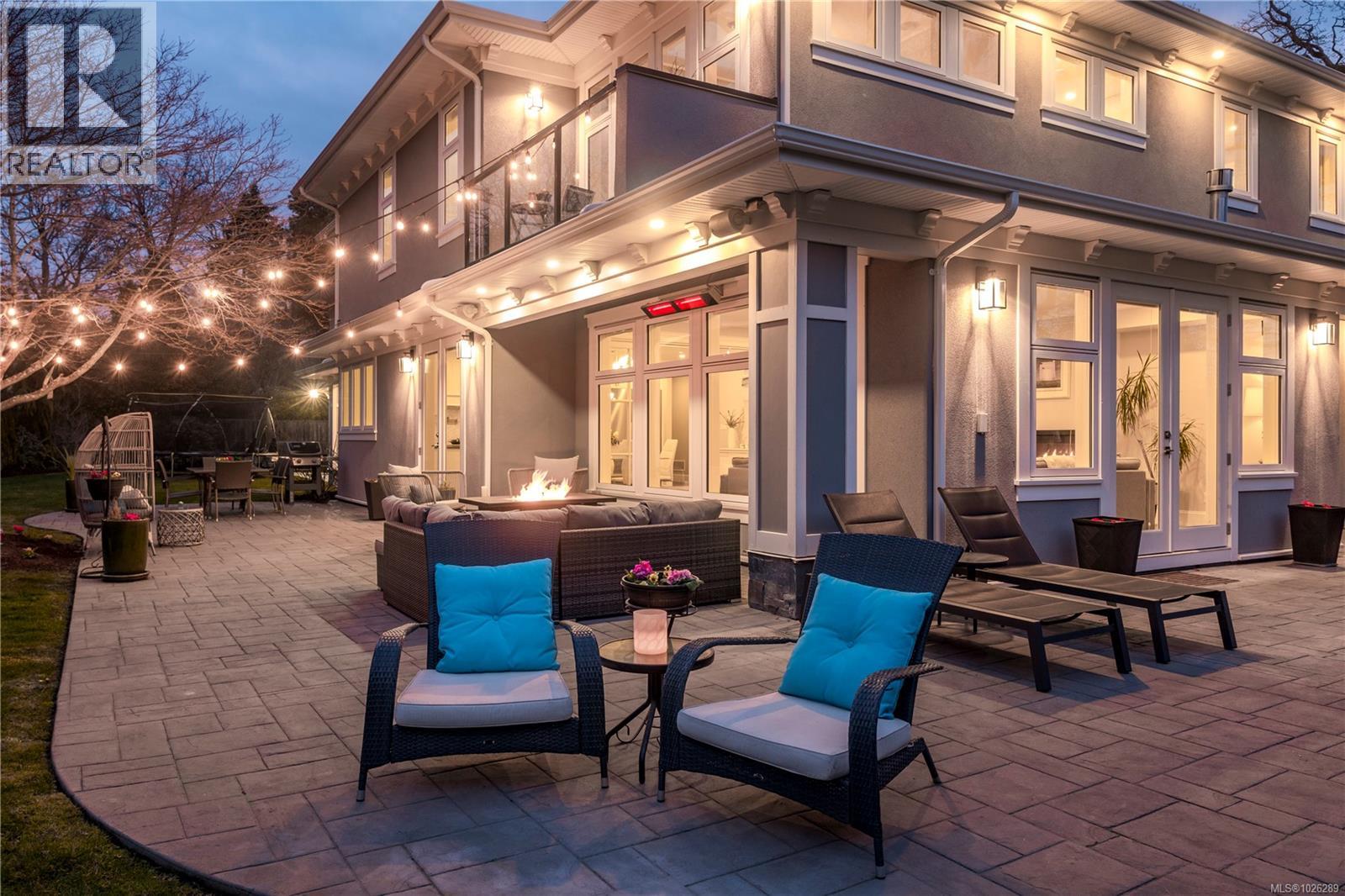 3350 Weald Rd, Oak Bay