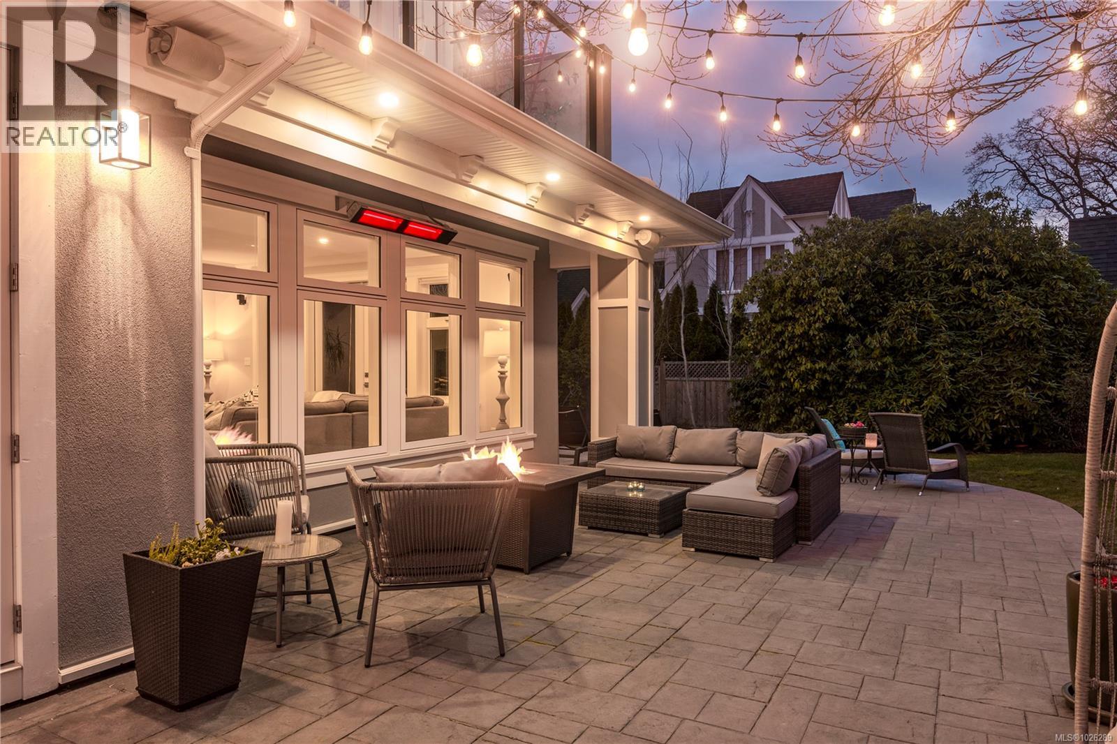 3350 Weald Rd, Oak Bay