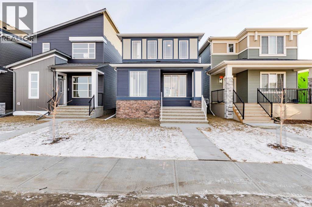 15 Corner Glen Drive NE, Calgary, Alberta