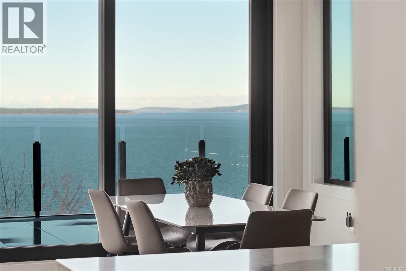 4599 Cordova Bay Rd - 28