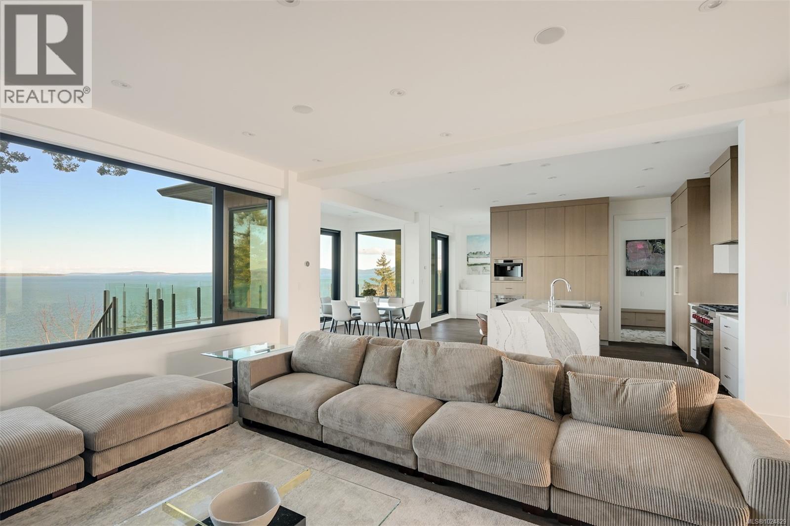  4599 Cordova Bay Road, Saanich