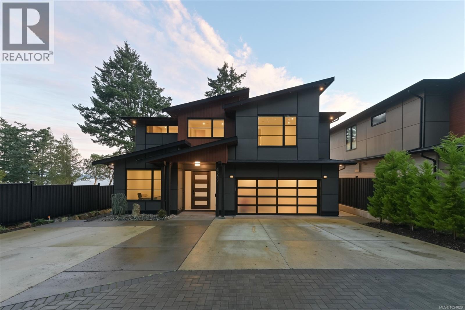 4599 Cordova Bay Rd - 9