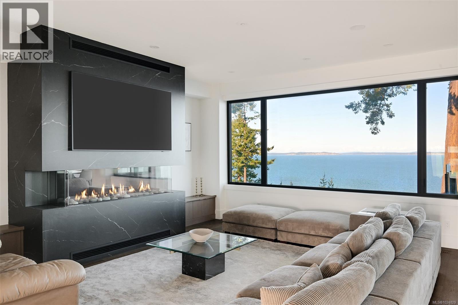 4599 Cordova Bay Rd - 16