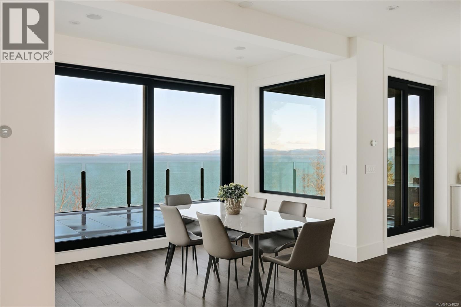  4599 Cordova Bay Road, Saanich