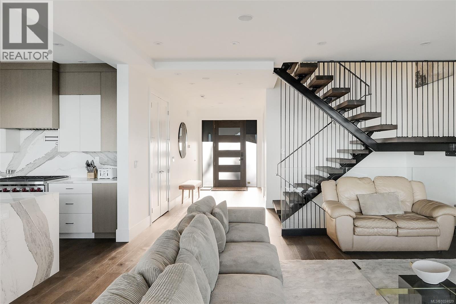  4599 Cordova Bay Road, Saanich