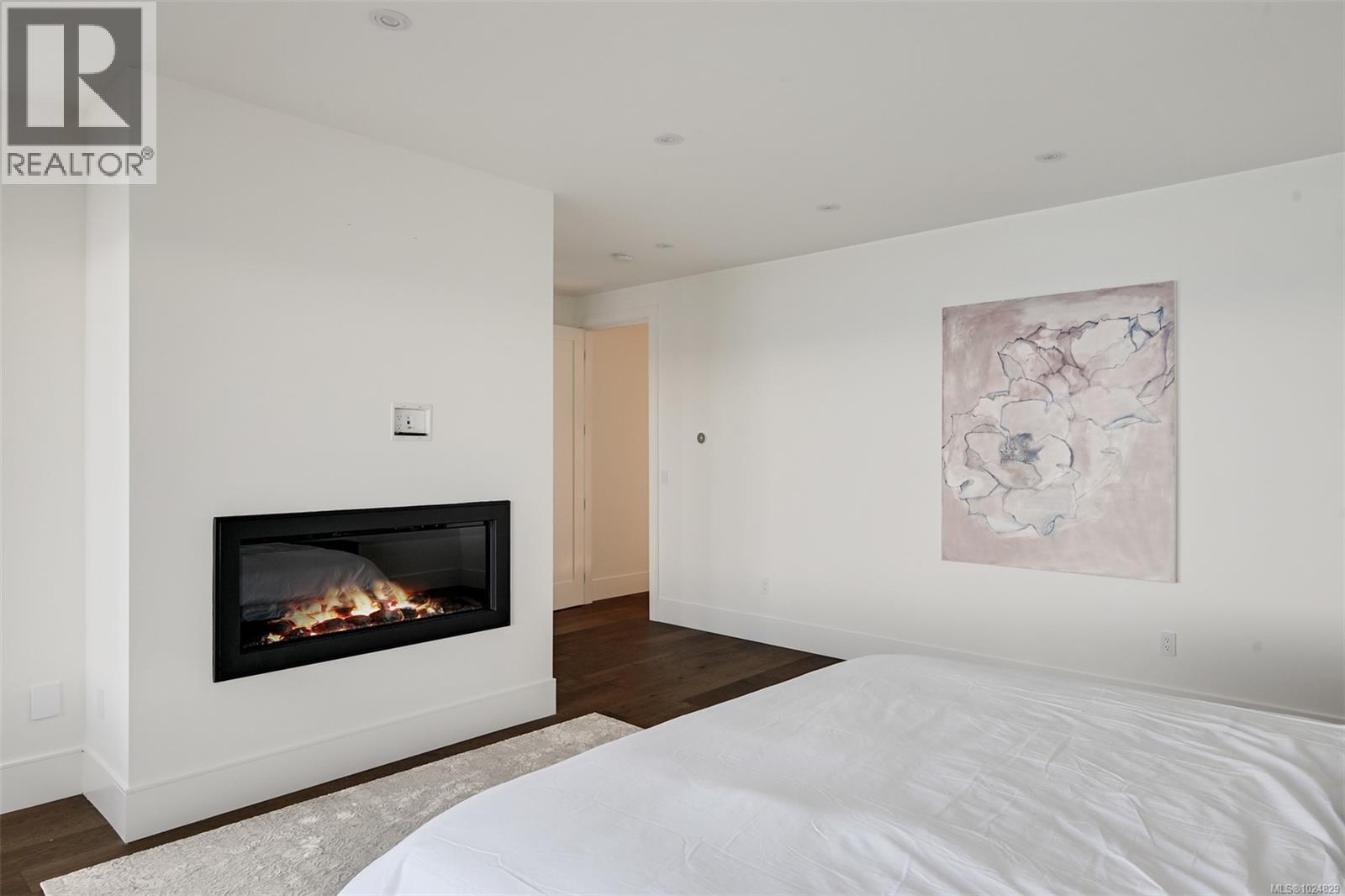 4599 Cordova Bay Rd - 52