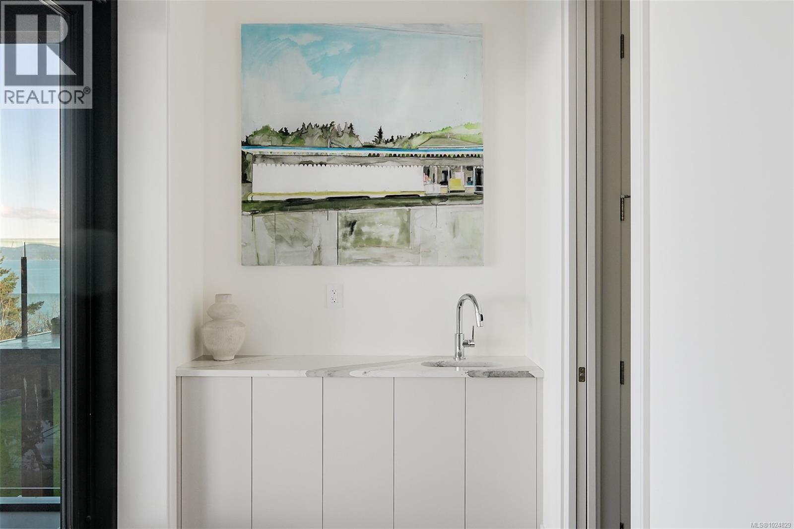 4599 Cordova Bay Rd - 44
