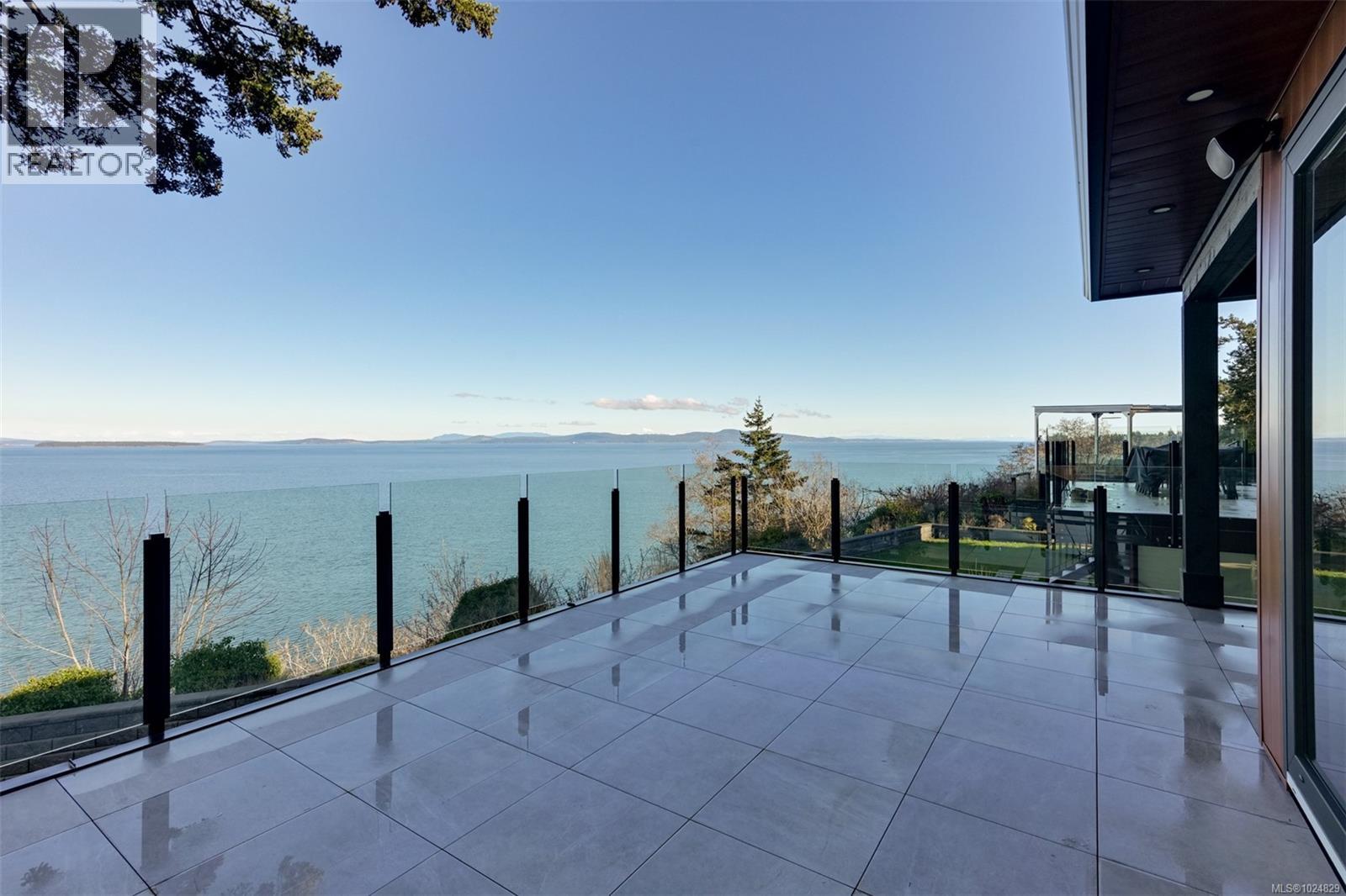  4599 Cordova Bay Road, Saanich