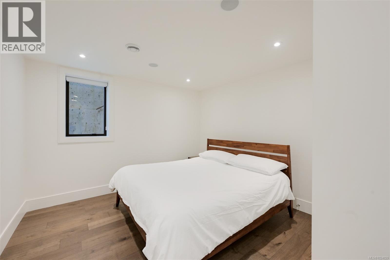  4599 Cordova Bay Road, Saanich