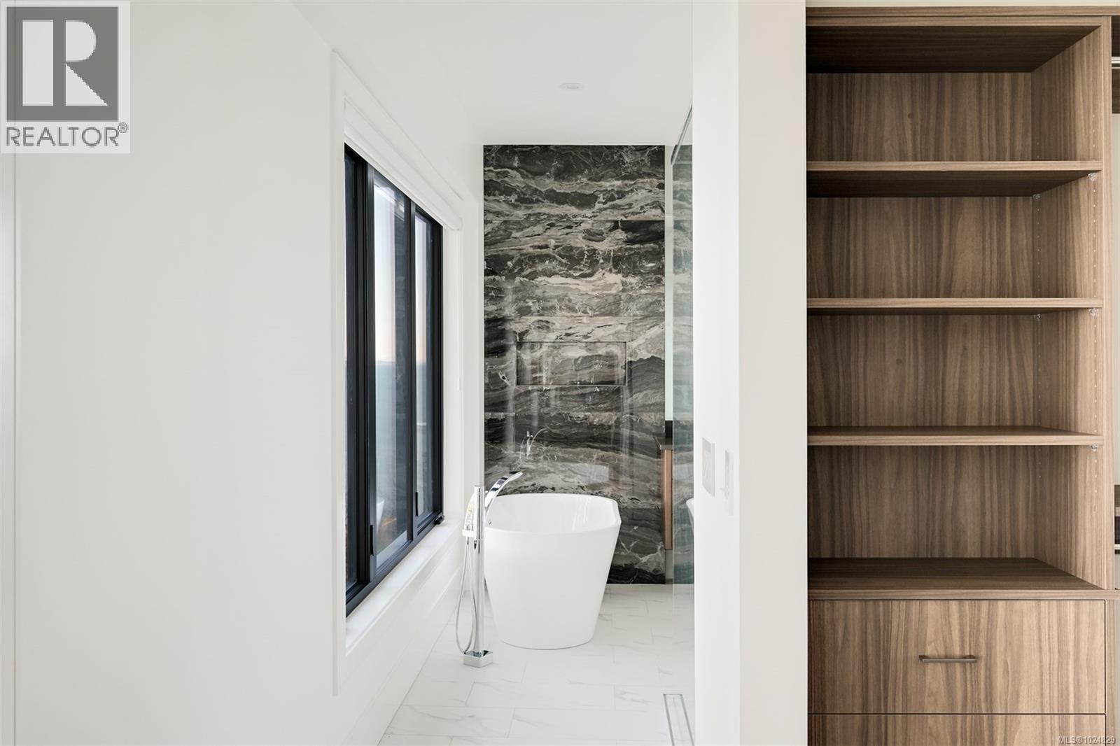  4599 Cordova Bay Road, Saanich