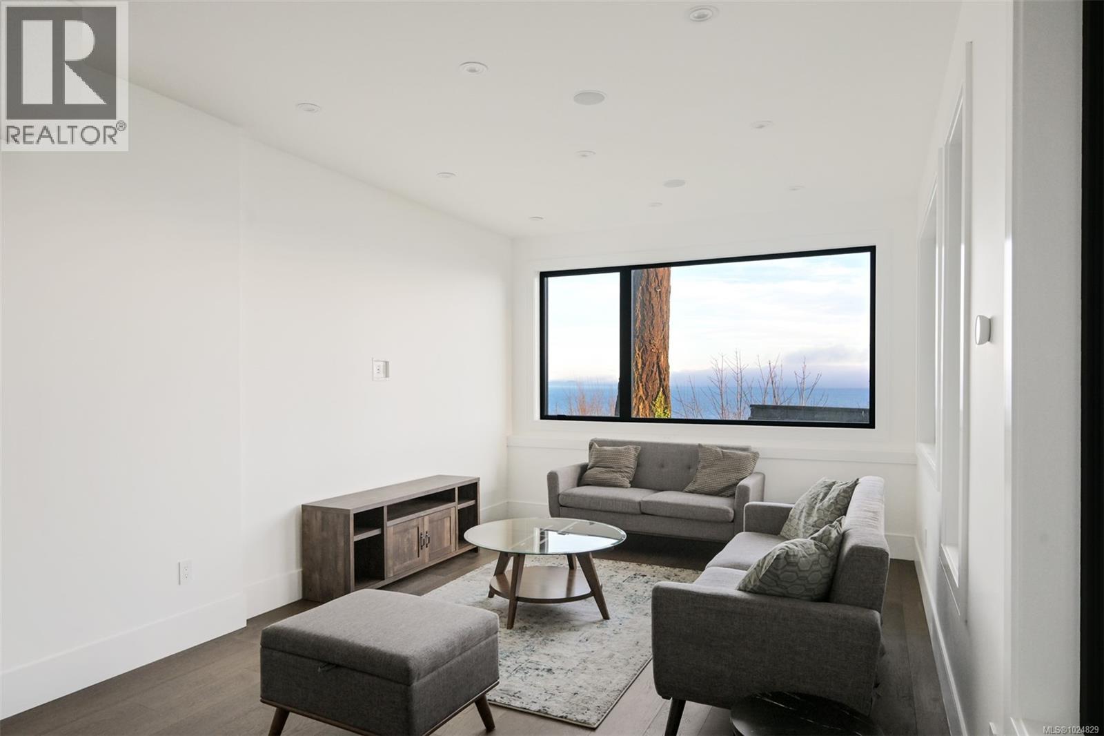 4599 Cordova Bay Rd - 70