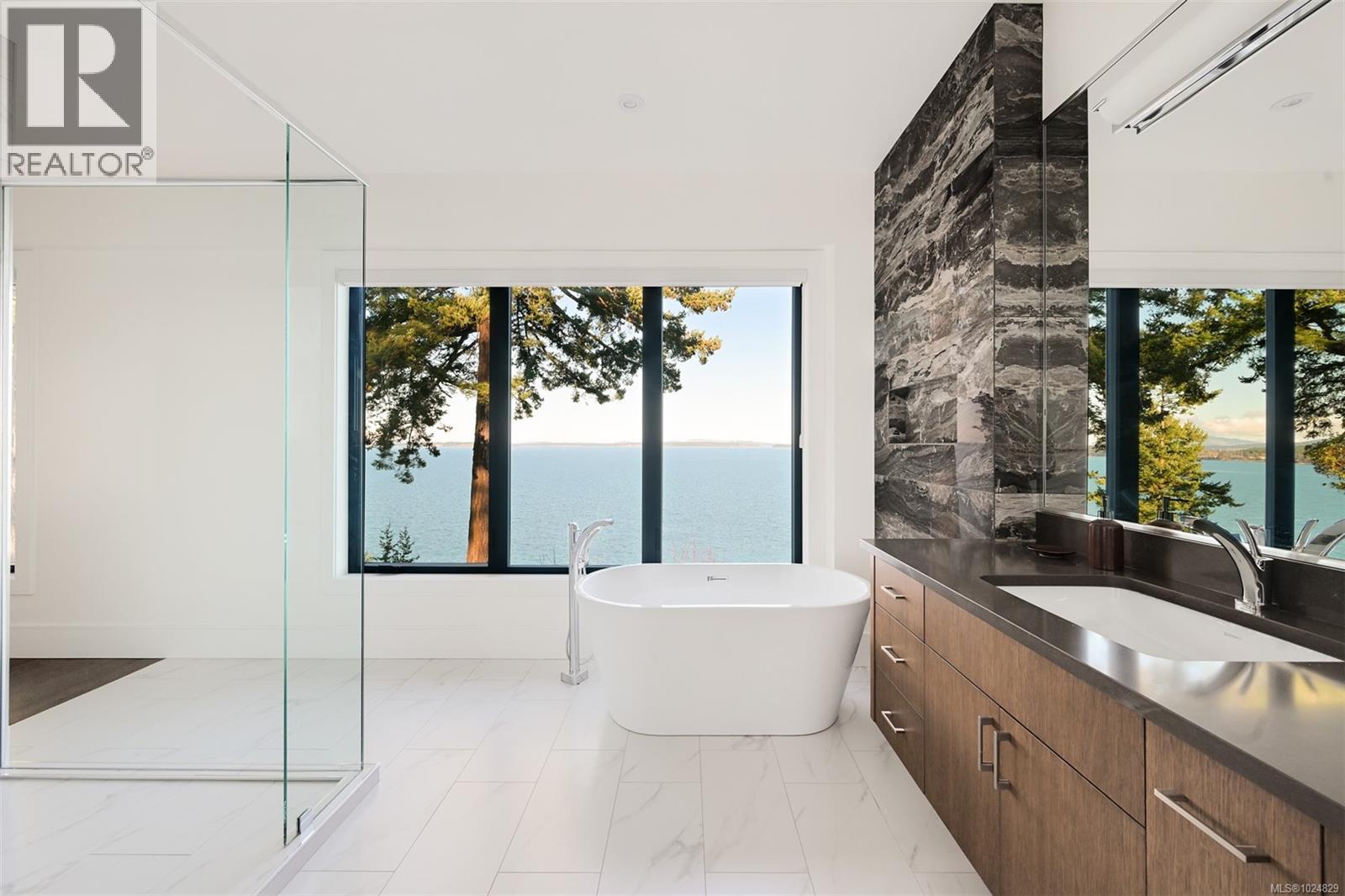 4599 Cordova Bay Rd - 56
