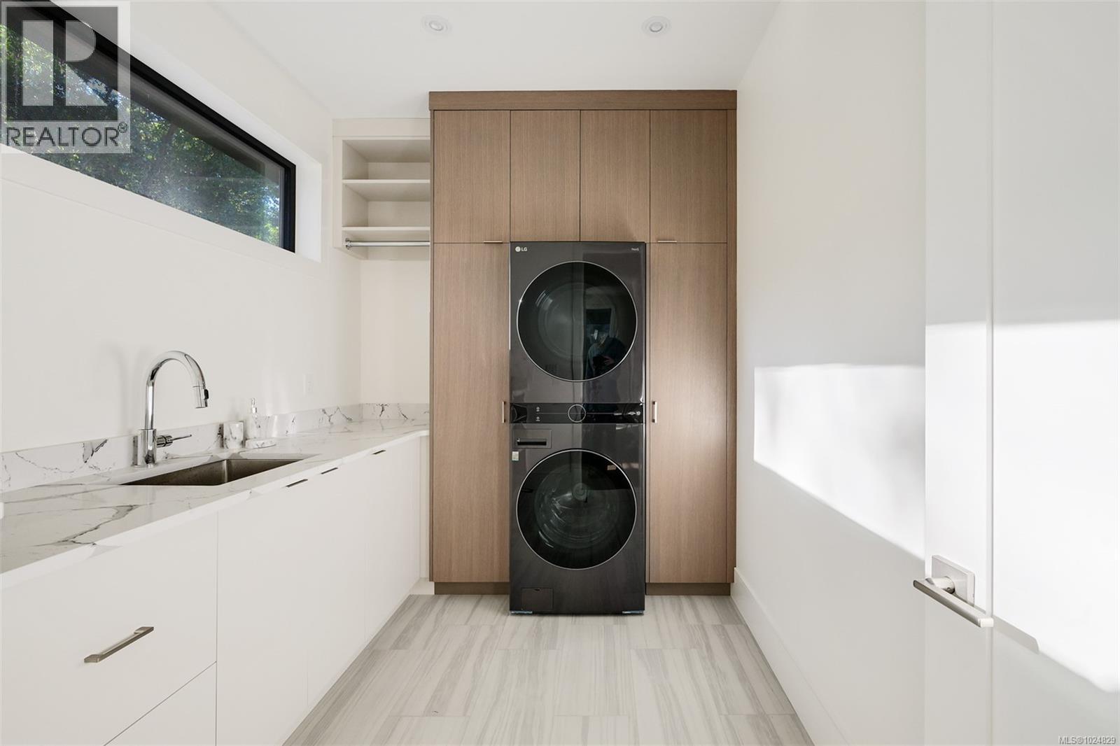  4599 Cordova Bay Road, Saanich