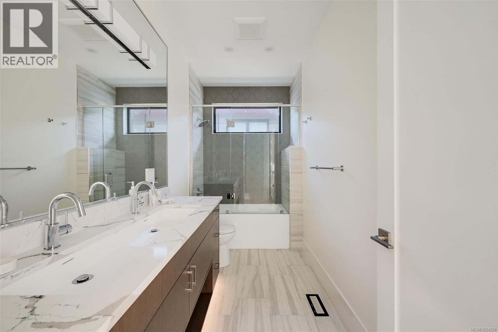  4599 Cordova Bay Road, Saanich