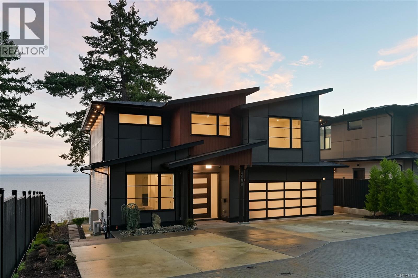 4599 Cordova Bay Rd - 4