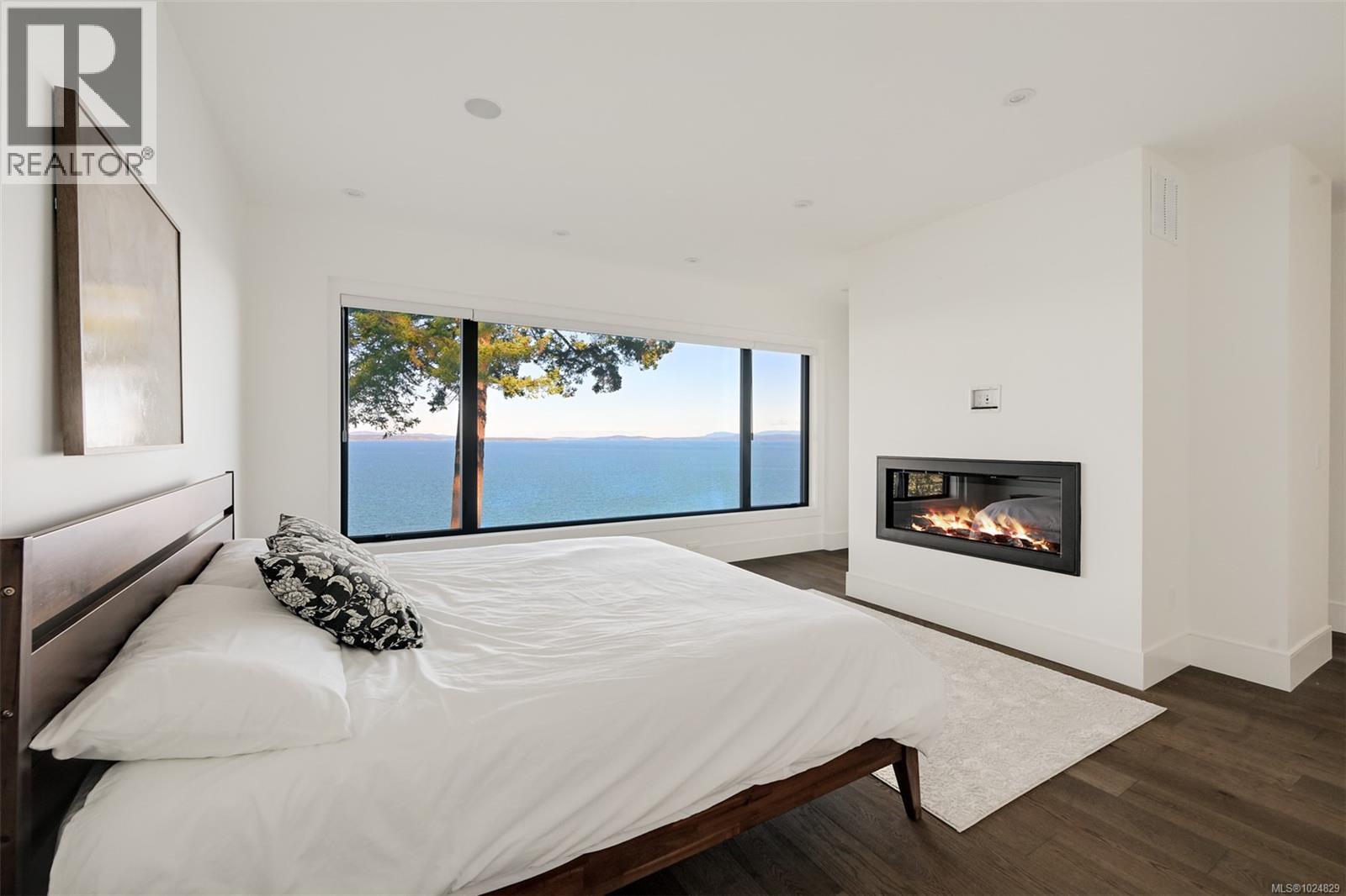  4599 Cordova Bay Road, Saanich