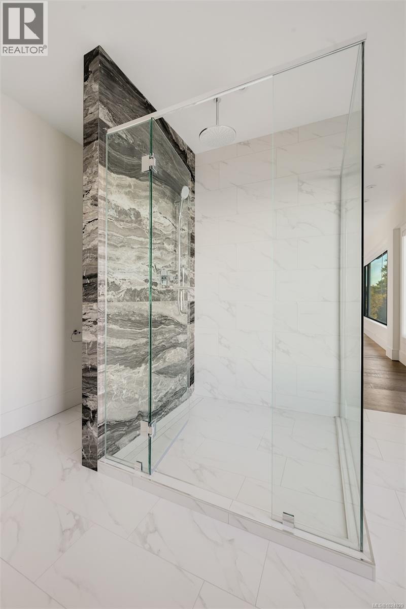  4599 Cordova Bay Road, Saanich