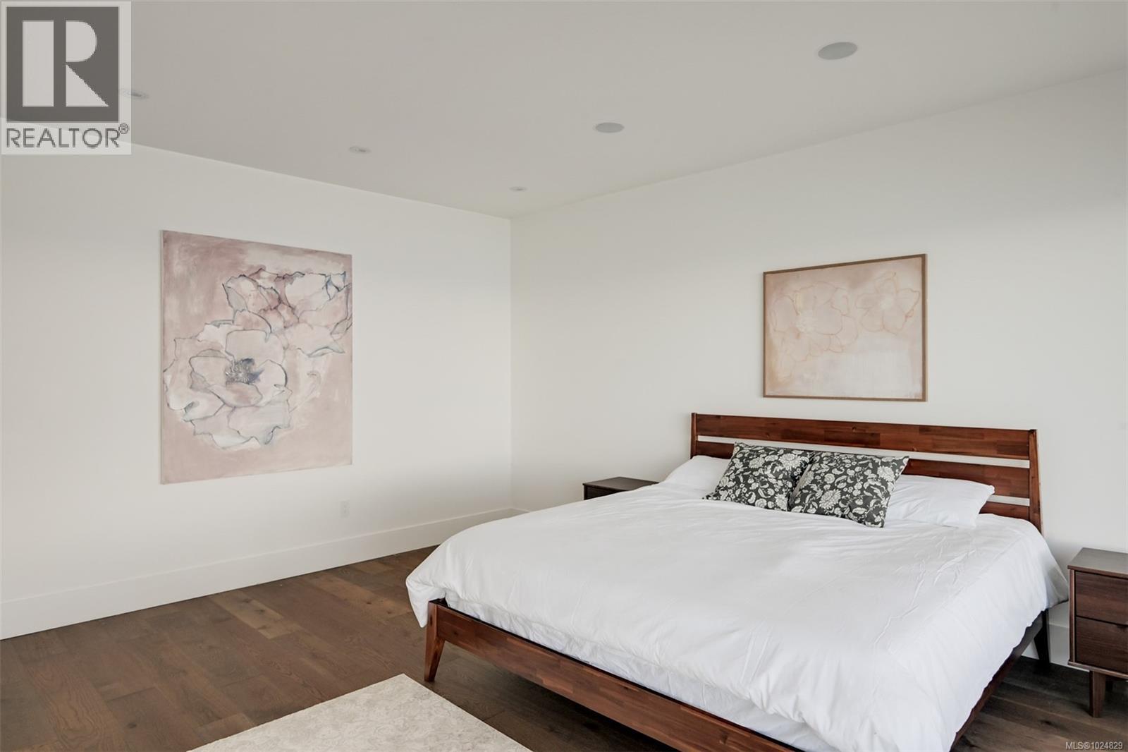 4599 Cordova Bay Rd - 51