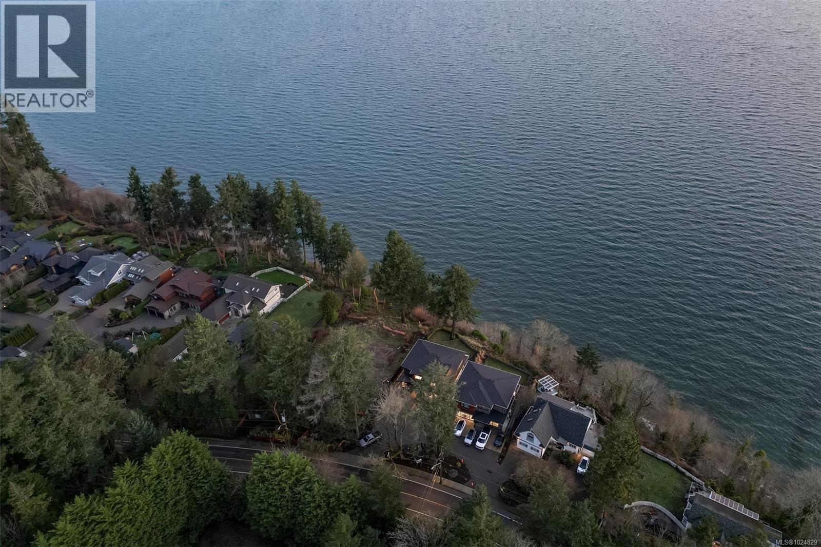 4599 Cordova Bay Rd - 83