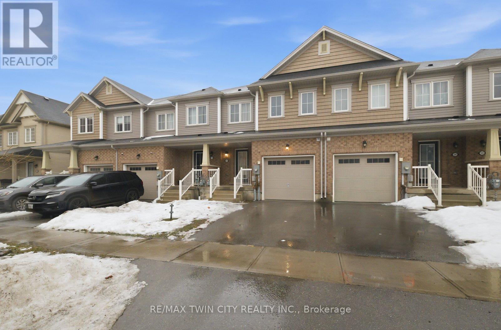 126 MUNRO CIRCLE - 2