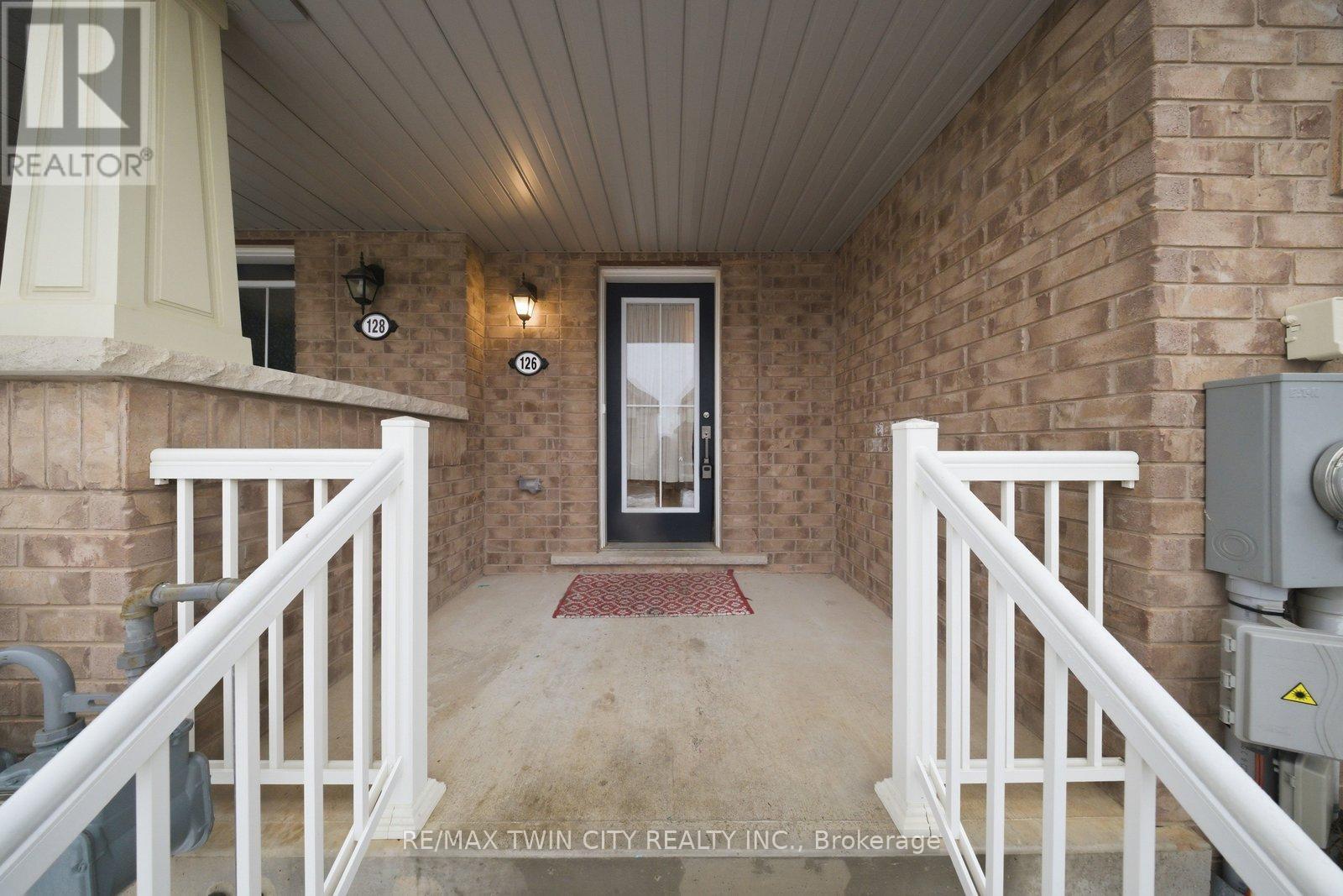 126 MUNRO CIRCLE - 4