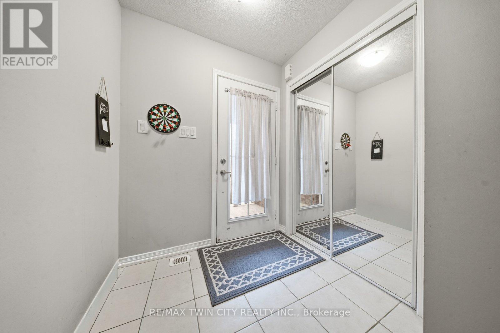 126 MUNRO CIRCLE - 5
