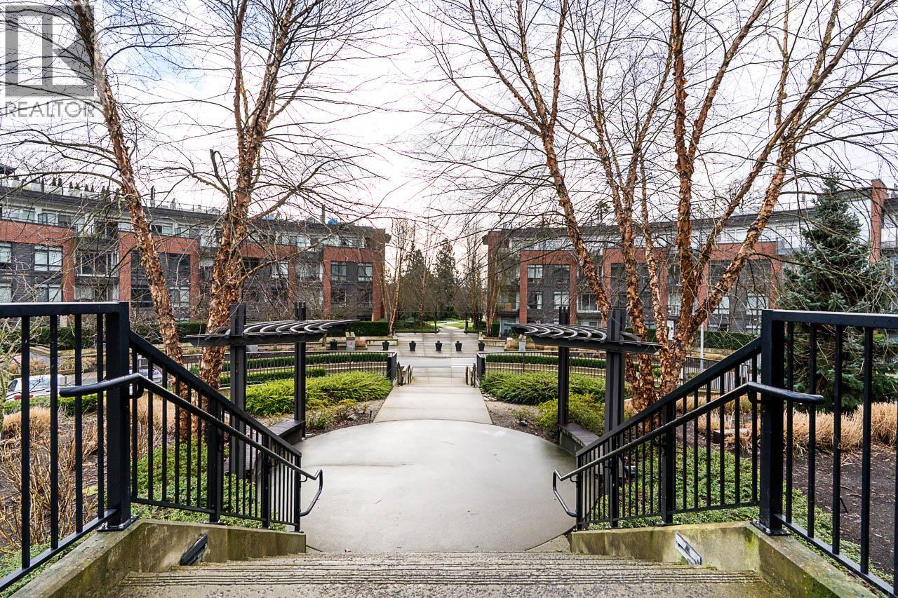 319 22 E ROYAL AVENUE, New Westminster