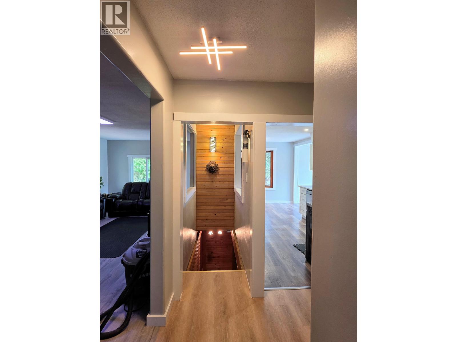 2512 DOMINION AVENUE - 13