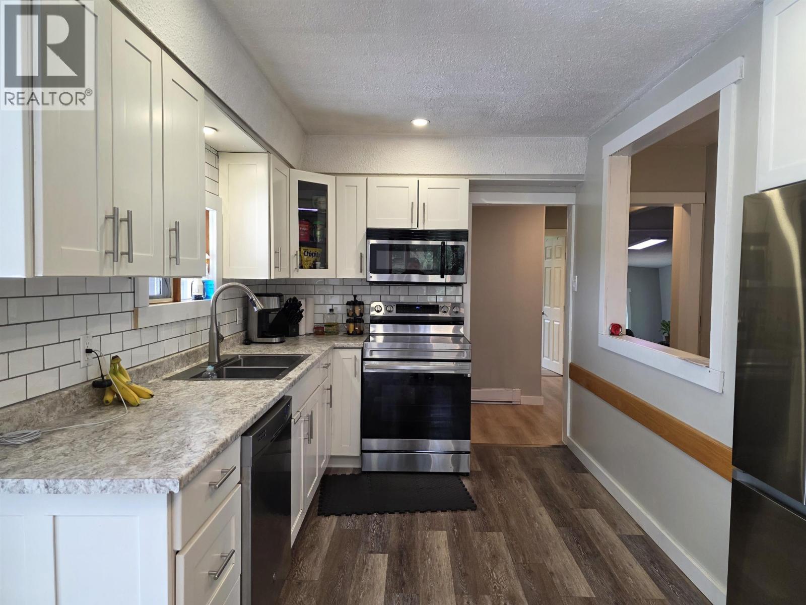 2512 DOMINION AVENUE - 5