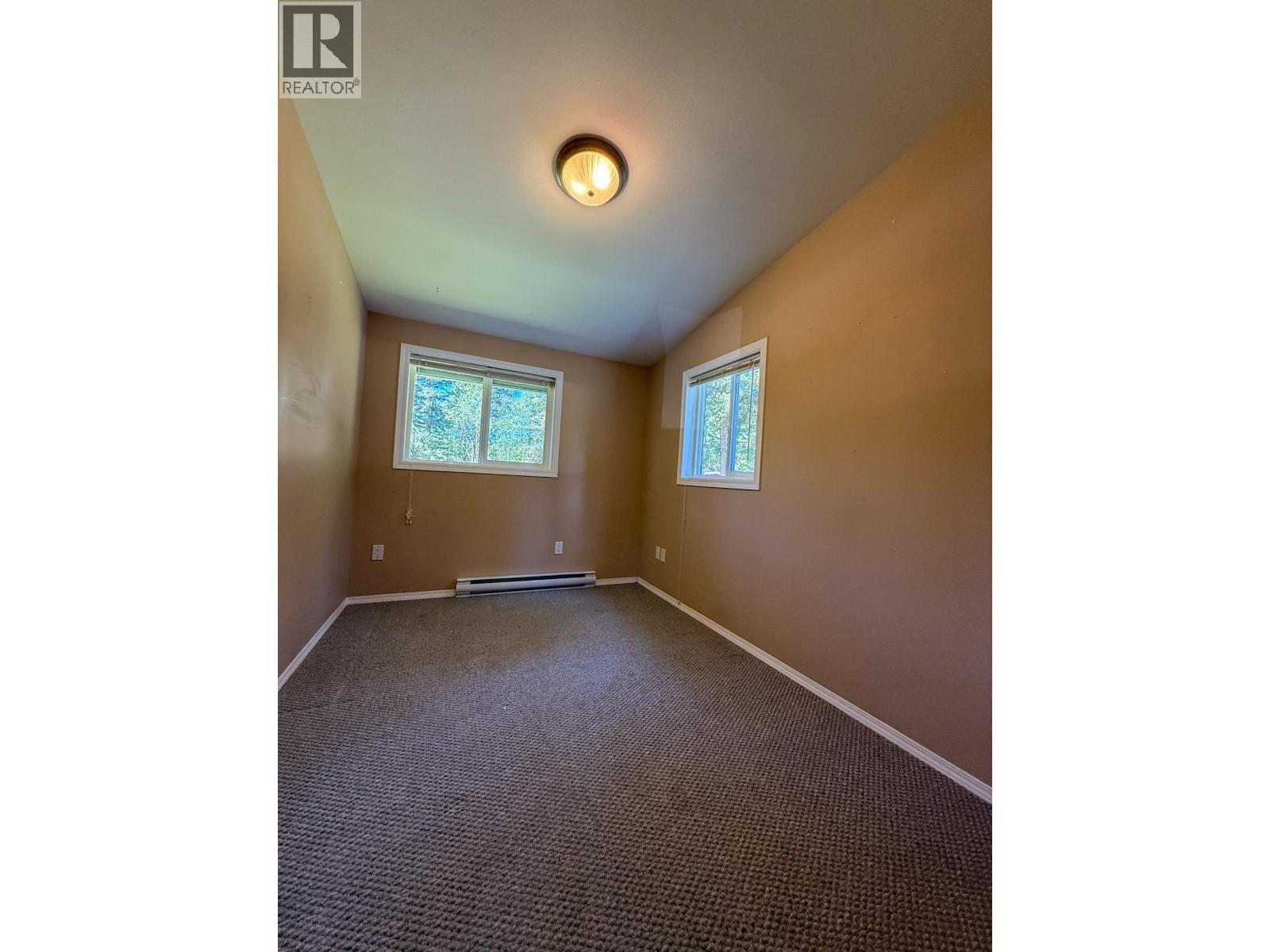 4719 CARIBOO DRIVE - 10