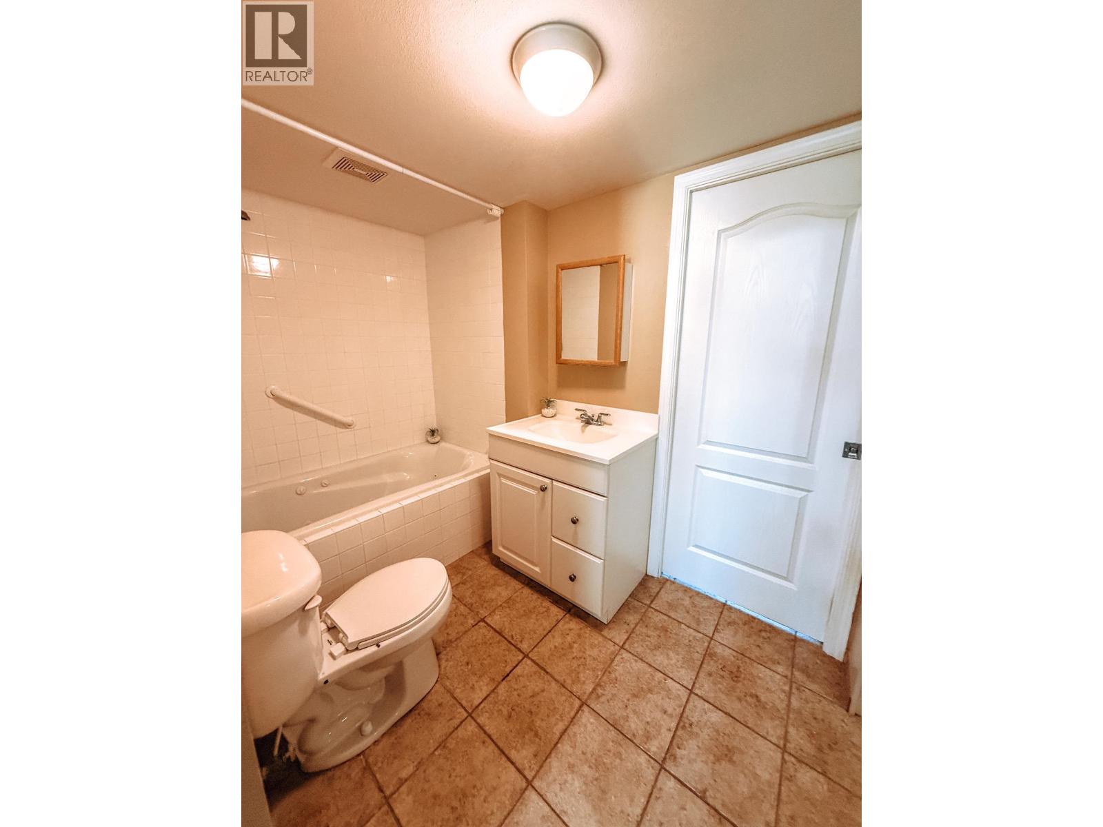 4719 CARIBOO DRIVE - 12