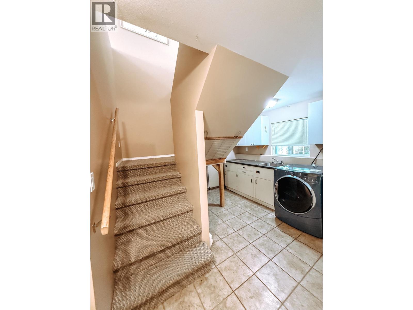 4719 CARIBOO DRIVE - 15