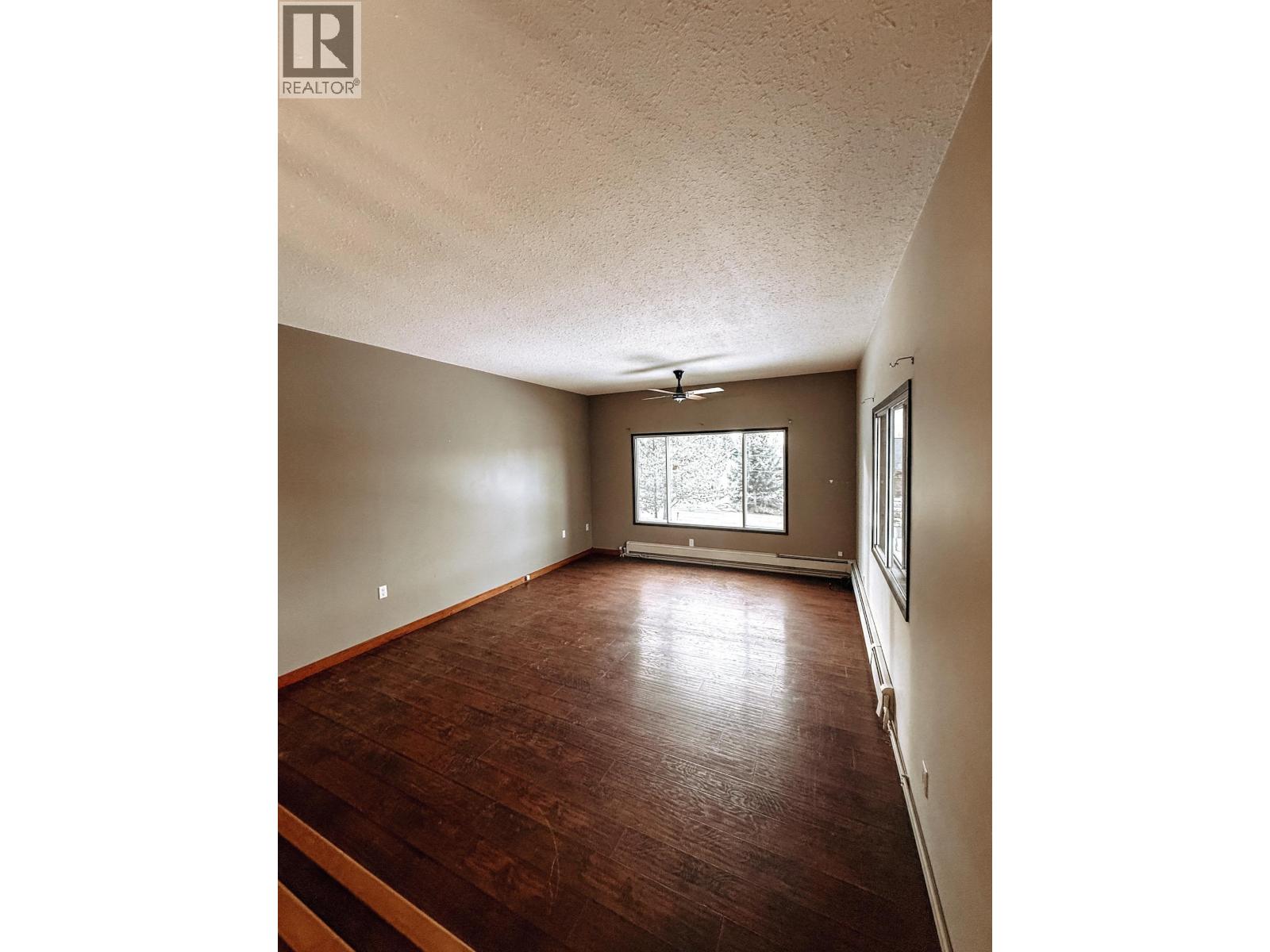 4719 CARIBOO DRIVE - 19