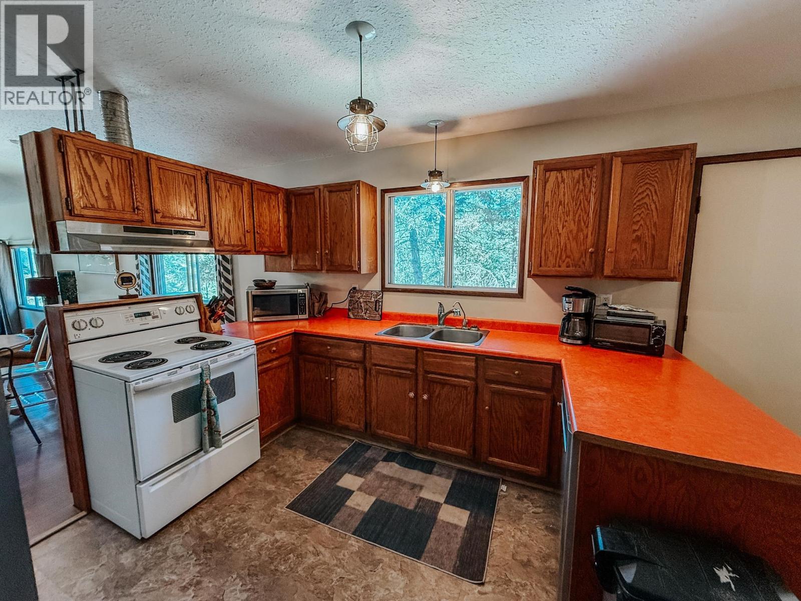 4719 CARIBOO DRIVE - 20