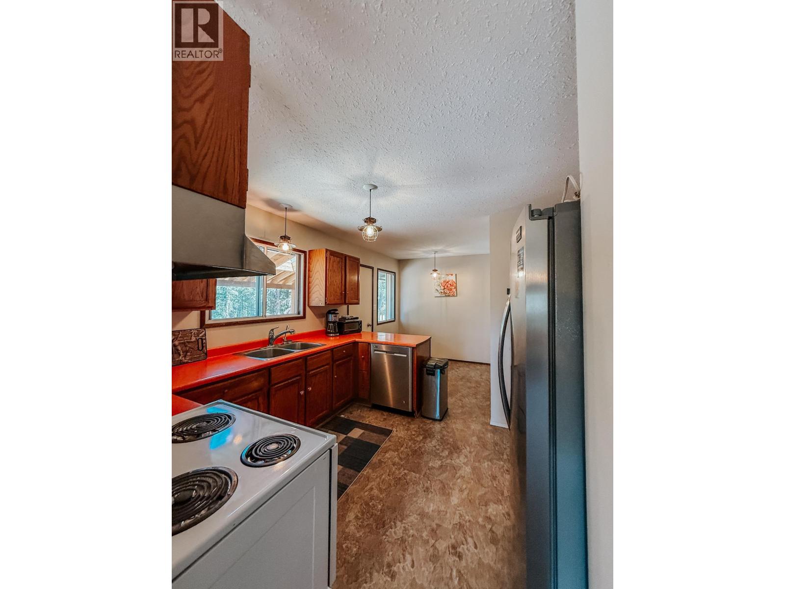 4719 CARIBOO DRIVE - 21