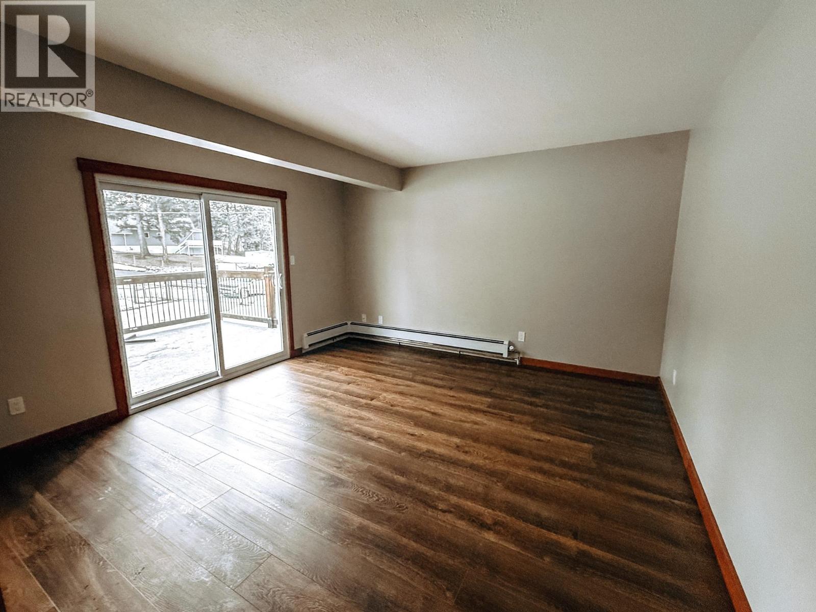 4719 CARIBOO DRIVE - 24