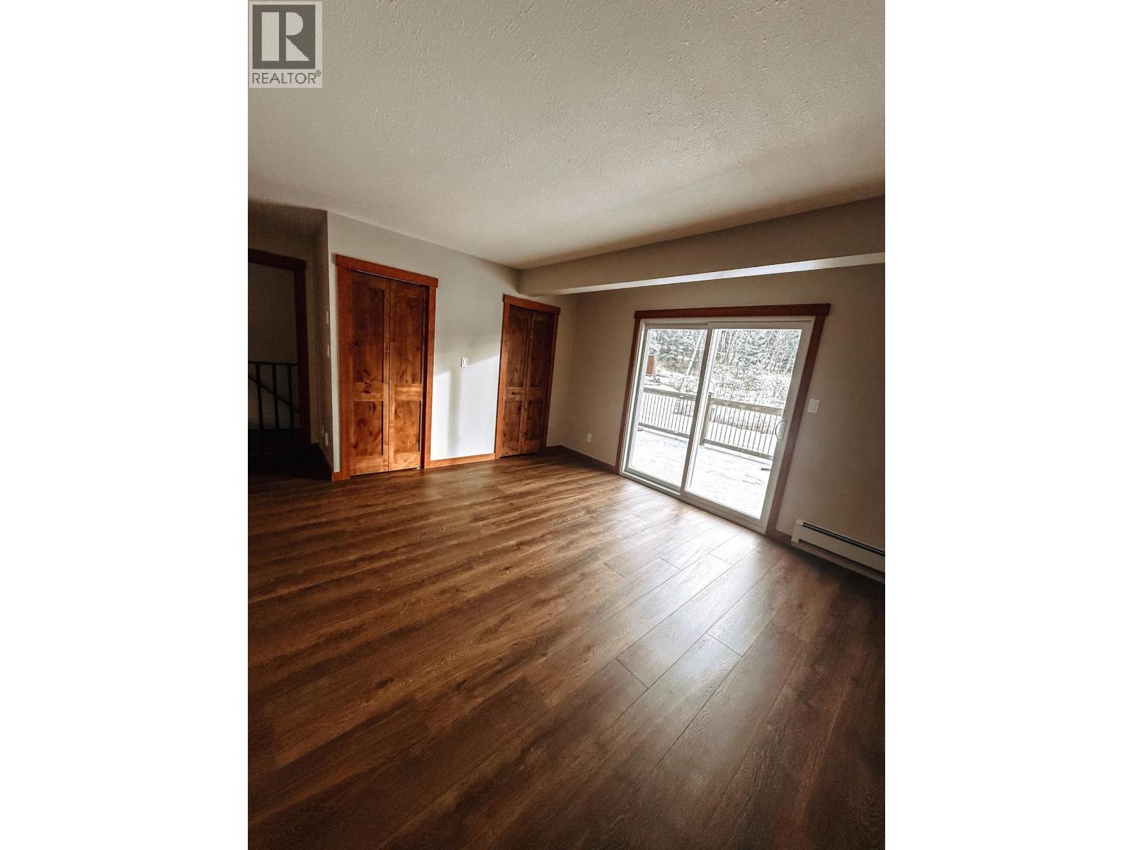 4719 CARIBOO DRIVE - 25