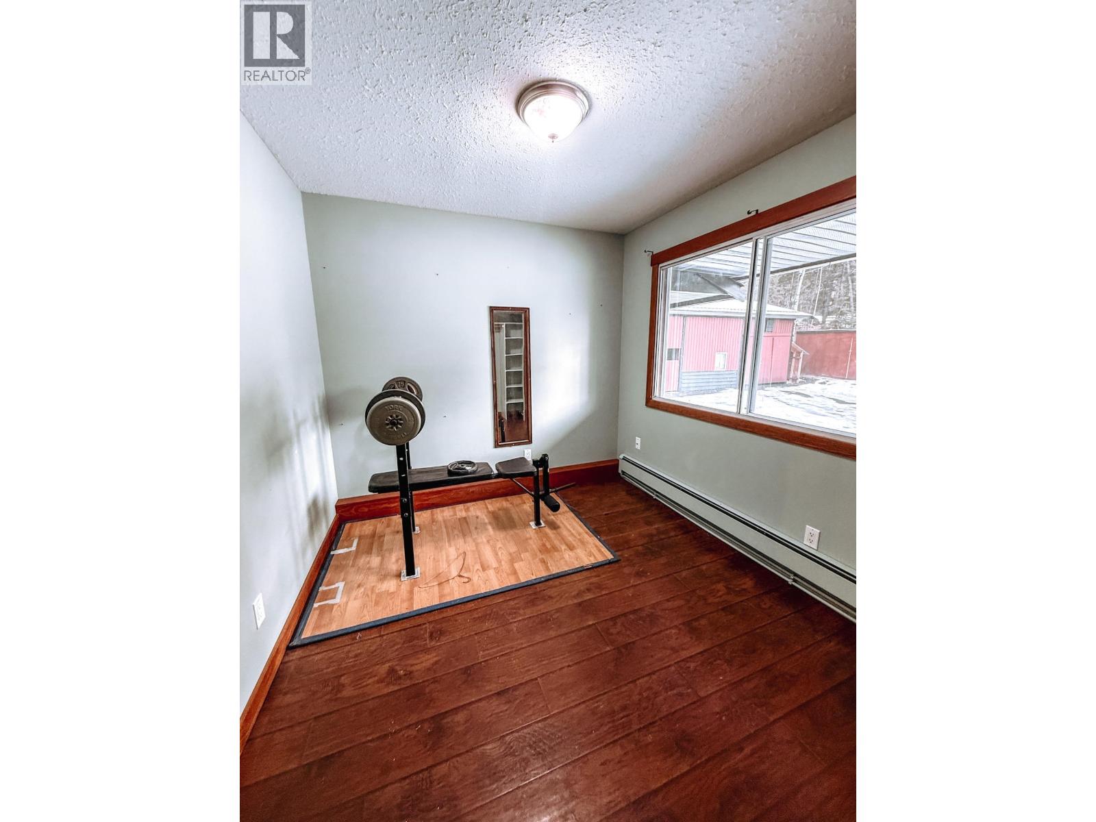 4719 CARIBOO DRIVE - 26