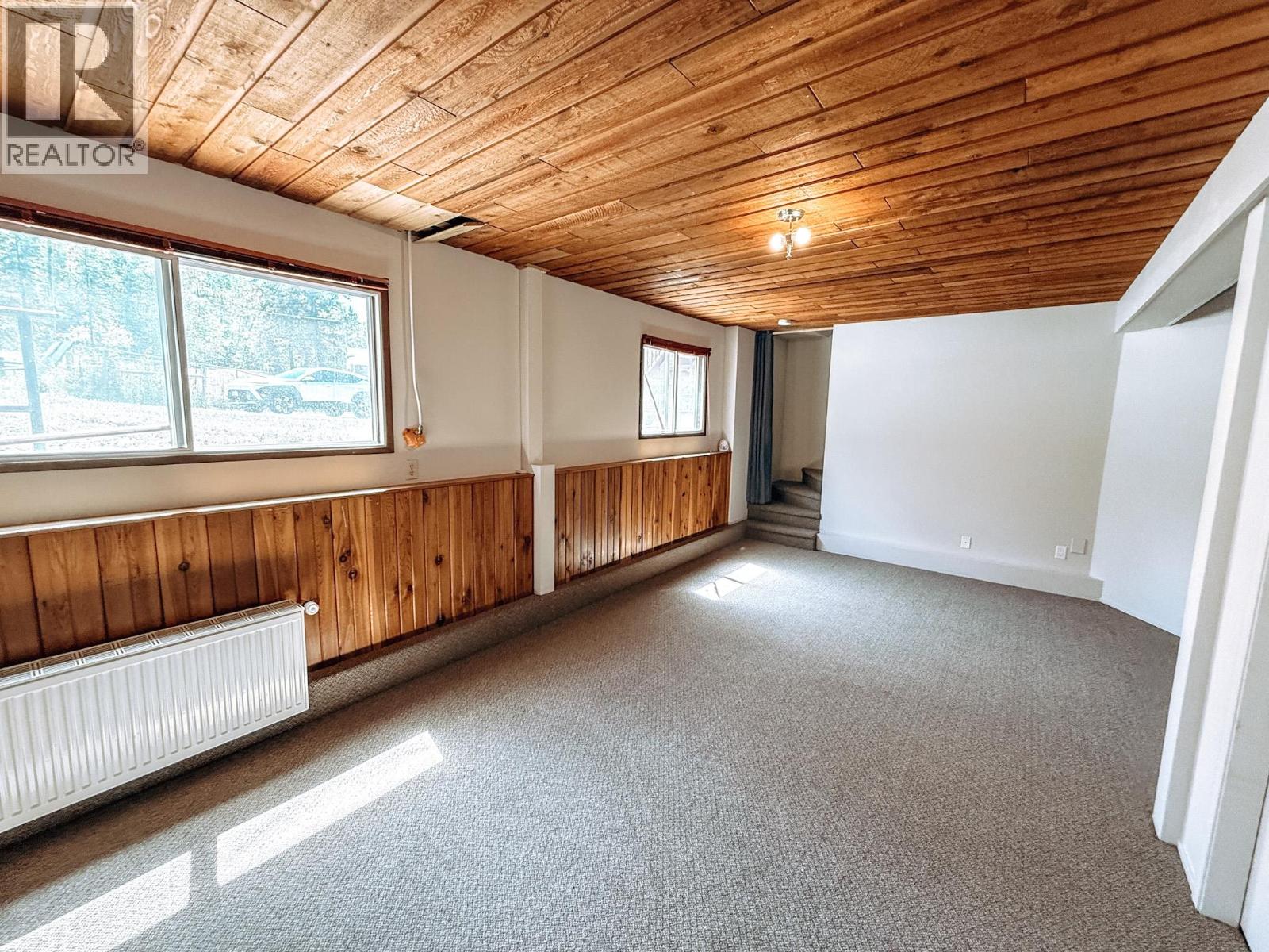 4719 CARIBOO DRIVE - 28