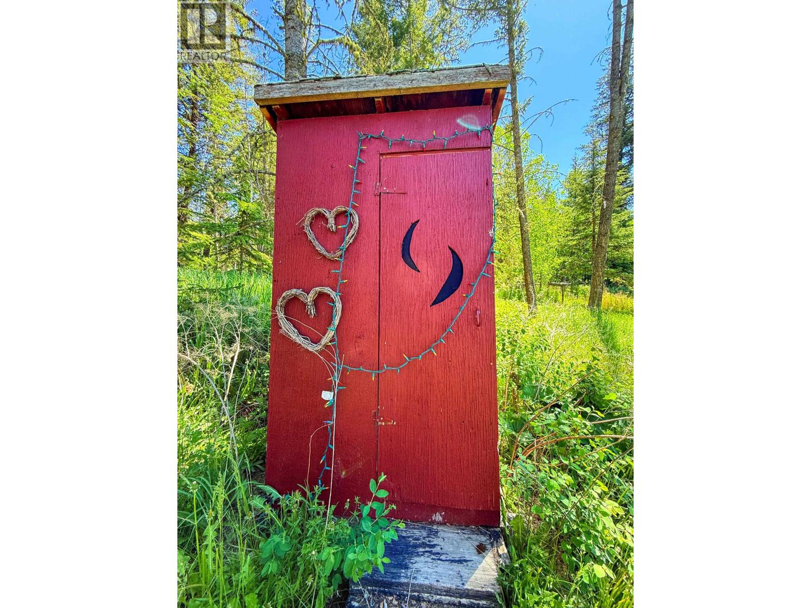 4719 CARIBOO DRIVE - 40