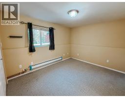 Dining nook - 4719 Cariboo Drive, 108 Mile Ranch, BC V0K2K0 Photo 13