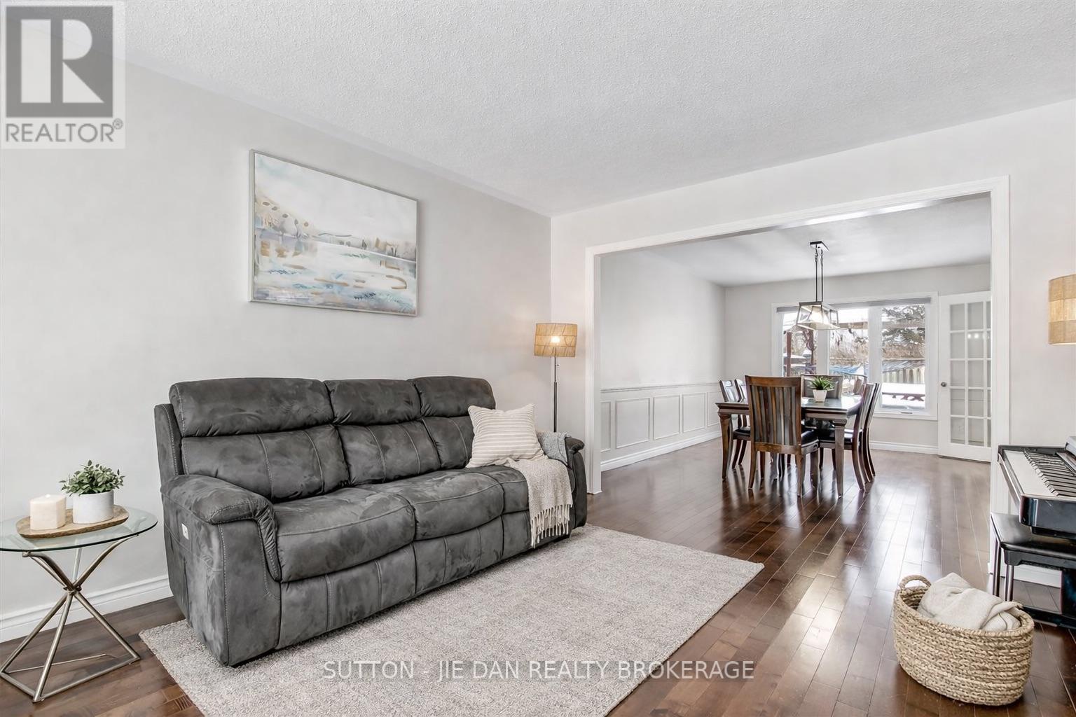 33 REPTON AVENUE - Photo 5 of 36, London North (North B), Ontario