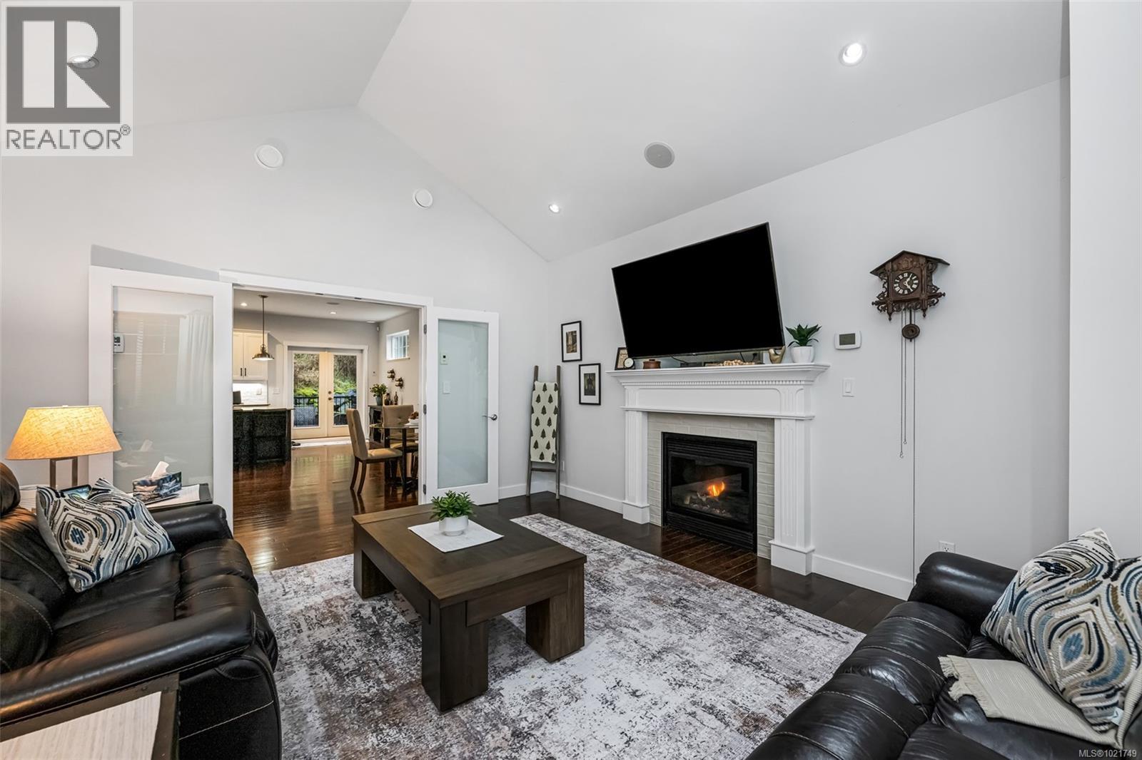  1153 DEERVIEW Place, Langford